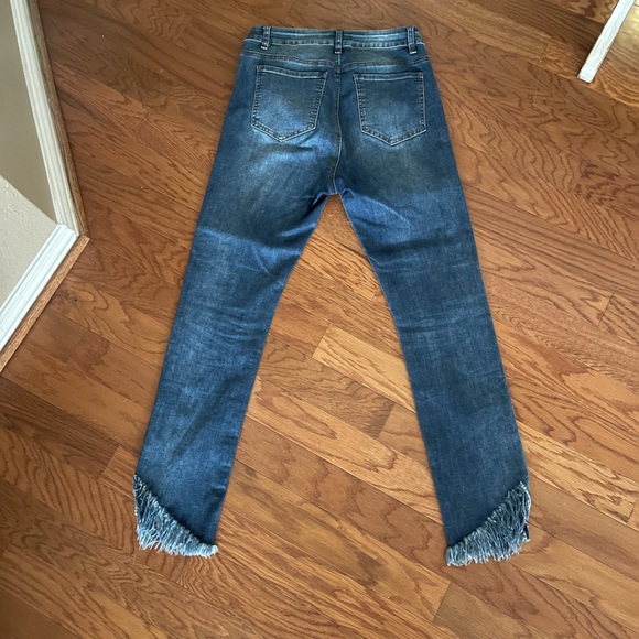 High Rise Freyed Hem Jean - Picture 4 of 4